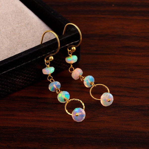 Boucle d'oreille opale éthiopienne naturelle, boucle d'oreille en perles d'opale, boucle d'oreille en argent sterling plaqué or, bijoux cadeau boucle d'oreille crochet opale de feu