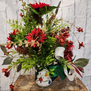 Red Sunflower Centerpiece,  Summertime Red Flower Arrangement, Spring Home Decoration, New Home Hostess Gift, Everyday Floral Decoration.