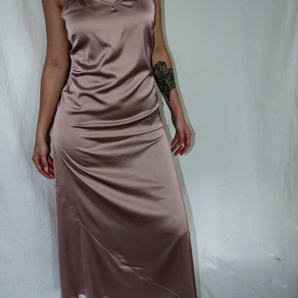 Träumendes Satin Maxi Kleid