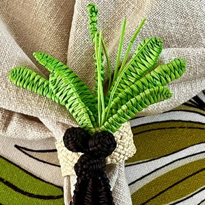 2 pack hand woven palm tree napkin rings