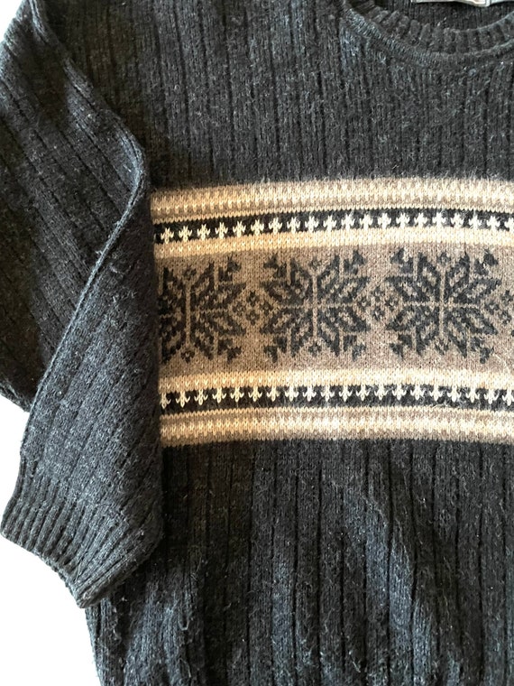 Mens Black Snowflake Sweater/M-L