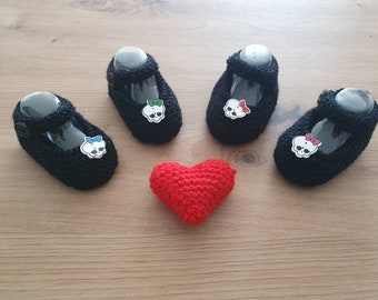 Handmade knitted Baby Mary Jane Shoes - 0-3m - Black with Skulls (and some sparkle!)