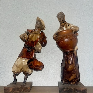 Vintage Mexican Folk Art Papier-Mâché Figurines: Rustic Couple with Clay Pots