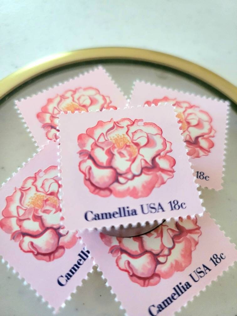 Vintage Porto || 5x Kamelie 18c (1981) || Rot & Pink quadratischer Stempel || Romantische Blumen || Unbenutztes 1oz Hochzeitsporto