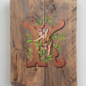 Monograma "K", acrílico pintado à mão, letra maiúscula, tipografia, maiúscula, pintado à mão, anjo, querubim, madeira velha, upcycling, ouro velho, cobre