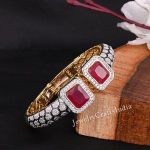 Stunning Indian Traditional Green Onex Bangle Set / Punjabi Chudiyaan / Sabyasachi Wedding Jewelry/Indian Kada/openable Kundan Bangles/polki