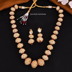 Indische lange Halskette / indischer Schmuck / lange Halskette Hochzeit / Perlenkette / Sabyasachi inspirierter Schmuck / lange Halskette / Viktorianische Halskette / Kundan