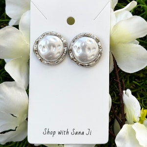 Kashi Pearl Earrings • Silver and Gold • Modern and Versatile Design