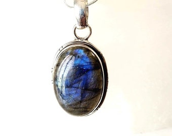 Labradorite Pendant & Chain |Natural Stone Pendant | Oval Stone Necklace | Gemstone Necklace | Blue Stone Necklace |Statement Pendant