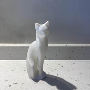 Minimalist 3D Printed Cat Figurine, Modern Cat Sculpture for Home Decor