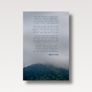 Landschaftsfoto: Wald und Wolken mit Robert Frost Gedicht