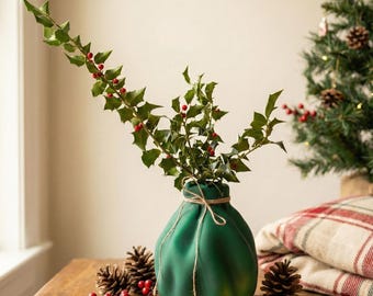 Unique Christmas Hostess Gift: Modern 3D-printed vase with soft fabric wrapping