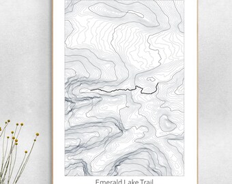 Affiche de carte topographique du sentier du lac Emerald, randonnée dans le parc national des montagnes Rocheuses.