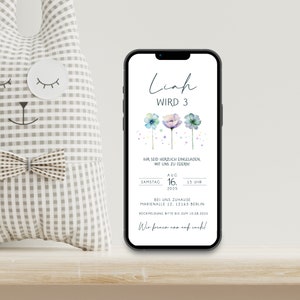 Digitale verjaardagsuitnodiging met gepersonaliseerde gegevens om te versturen via WhatsApp | Drie bloemen