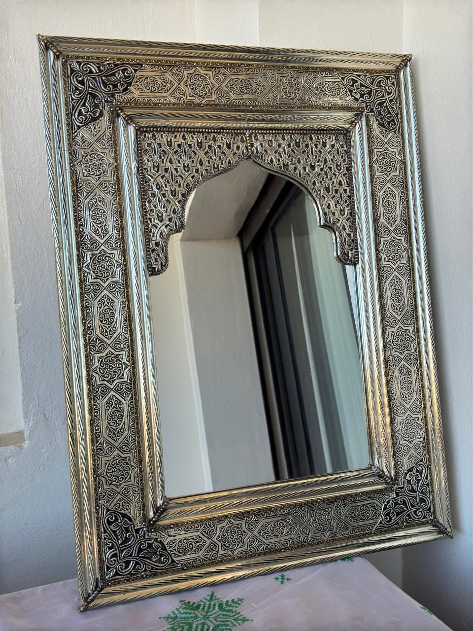 モロッコミラー　特大 装飾的なシルバーミラー、フロアミラー、全身シルバーアーチウォール