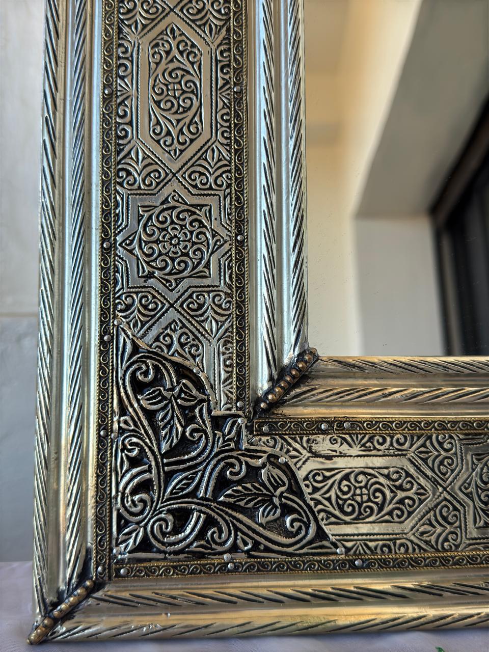 モロッコミラー　特大 装飾的なシルバーミラー、フロアミラー、全身シルバーアーチウォール