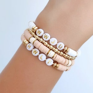 WWJD/HWLF Heishi Clay-kralenarmband + optionele stapel armband. Een zinvol cadeau voor je christelijke vrienden. Geweldig cadeau tiener/tween
