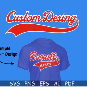 Puede incluir: Una camiseta azul con un diseño curvo rojo y blanco que dice "Boquilla Manati" en una fuente de estilo vintage.