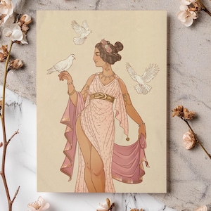 Può includere: Illustrazione di una donna in abito rosa con dettagli dorati, che tiene in mano una colomba. Altre due colombe sono raffigurate in volo. L'opera d'arte ha un'estetica vintage, con elementi floreali e uno sfondo neutro.