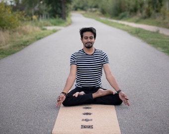 Tapis de yoga en liège - Yoga mat avec sangle de transport - Ecofriendyl - Liège naturel - 7 chakras - tapis sport