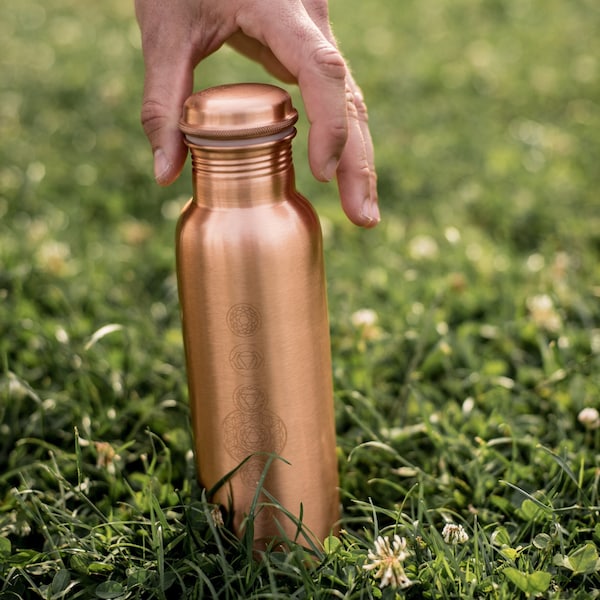 Bouteille en cuivre 7 chakras et fleur de vie / Gourde cuivre / Gourde ayurvédique / Self care bien être