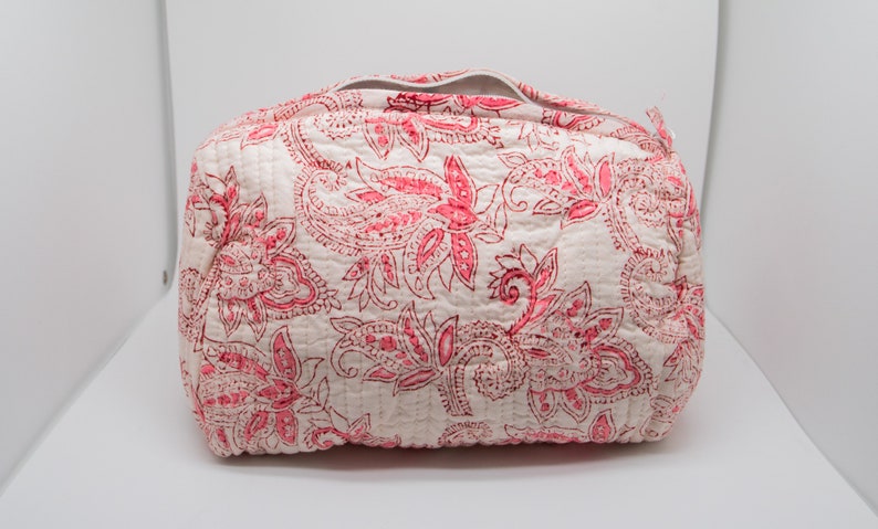 Toiletry bag / Quilted pouch / Makeup bag / Indian patterns / Blockprint / Gift ideas. /Box image 1
