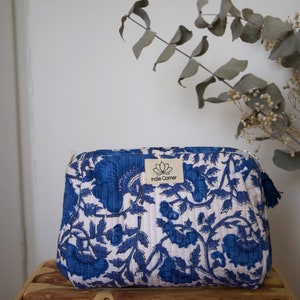 Toiletry bag / Quilted pouch / Make-up bag / Indian patterns / Blockprint / Gift ideas. /Box Bleu blanc