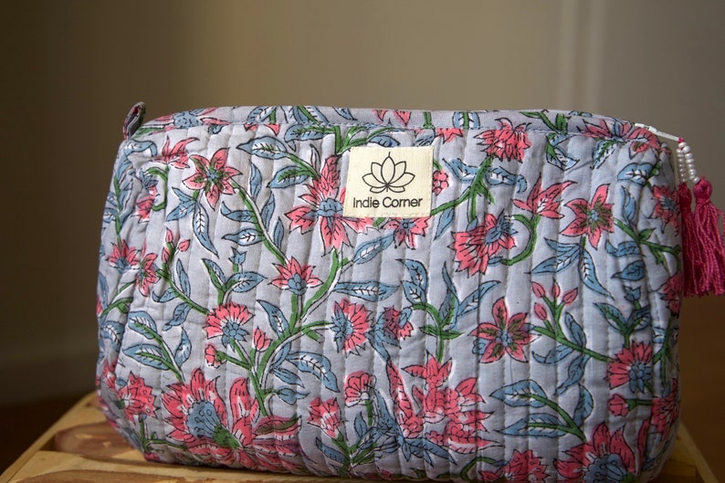 Toiletry bag / Quilted pouch / Make-up bag / Indian patterns / Blockprint / Gift ideas. /Box Bleu rose vert