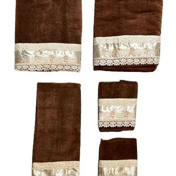 Vintage Avanti Linens Bath Towel 5 Pc Set Brown Embroidered Satin Lace Trim NOS