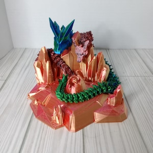 Crystal Wall Articulated Dragon Display Stand Holder Baby Dragon Egg Hatching | RPG D&D Tabletop One Piece Print in Place 3D print STL file