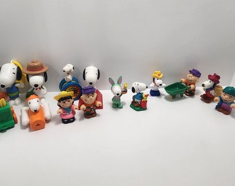 Snoopy and Peanuts Gang Toy Figures 1990s - Snoopy - Snoopy Toys - The Peanuts Gang - Charlie Brown