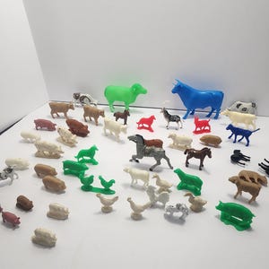 Huge LOT Of Vintage Farm Animals - Animals - Animal Toys - Farm - Farm Toys - Farm Animals - Pretend Play