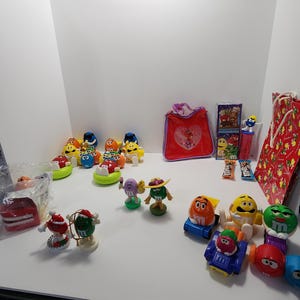 M&M Candy Dispenser Toys Figures Lot - Candy - Vintage Candy - Candy Toys - Mnm Toys - Mnm Candy - Candy Dispenser - Christmas Toys - Gifts