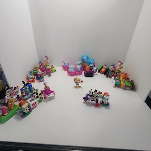 Looney Toons - Animaniacs - Space Jam - Vintage Toys - Tiny Toons - Warner Brothers Toys - Toy Lots - Pinky and The Brain