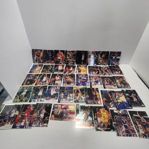 NBA 1990s veel basketbalkaarten op het bovendek - TCG - ruilkaarten - sportkaarten - sportkaarten - basketbalkaarten - NBA