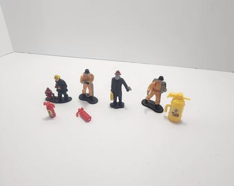 1:64スケールのミニチュア消防士フィギュア - 都市ジオラマシーン