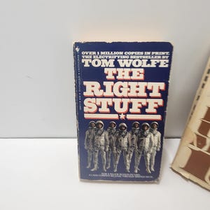 1979年版 ヴィンテージ トム・ウルフ著『ライト・スタッフ』 - トム・ウルフ - トム・ウルフの書籍 - 『ライト・スタッフ』 - 1970年代 - ヴィンテージ書籍 - ペーパーバック