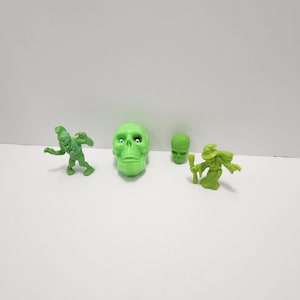 Green Halloween and Monsters Toy Play Lot - Toy Lot - Halloween - Halloween Toys - Witches - Monsters - Monster In My Pocket - Mini Figures