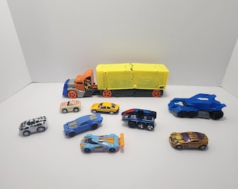 Hotwheels Semi Truck & Cars Toy Play LOT - Hotwheels - Hot Wheels - Toy Cars - Cars - Semi Truck - Toys