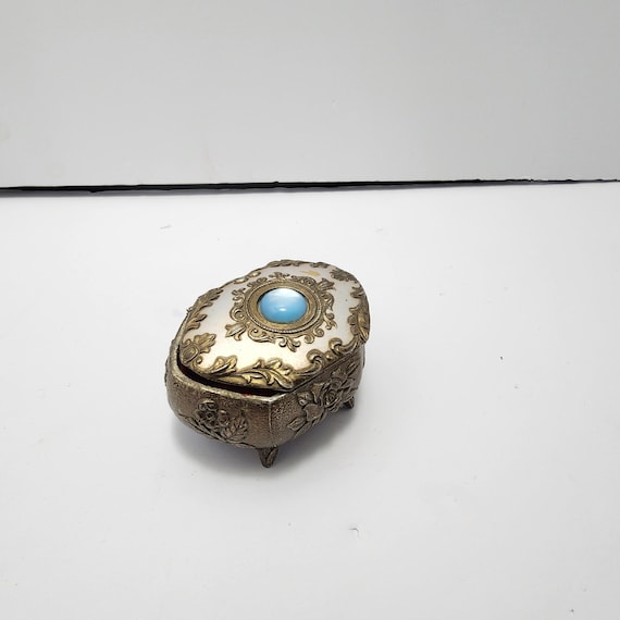 1960's Vintage Victorian Footed Small Jewerlt Trinket Box - Trinket Box - Victorian - Footed Trinket Box - Footed - Jewerly Box
