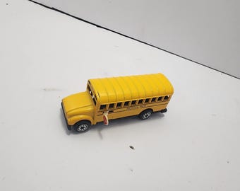 Sacapuntas de metal fundido a presión, modelo de autobús escolar amarillo de los años 80 - Sacapuntas - Autobús escolar - Juguetes antiguos - Autos de juguete - Fundición a presión