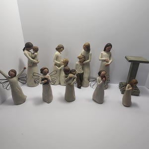 WillowTree Figurines Sign Of Love Angel Of Heart - Willowtree - Willow Tree - Figurines - Love - Valentines Day - Gift For Couples