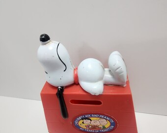 Snoopy Coin Bank - Peanuts Gang - Banks - Coin Banks - Etsy
