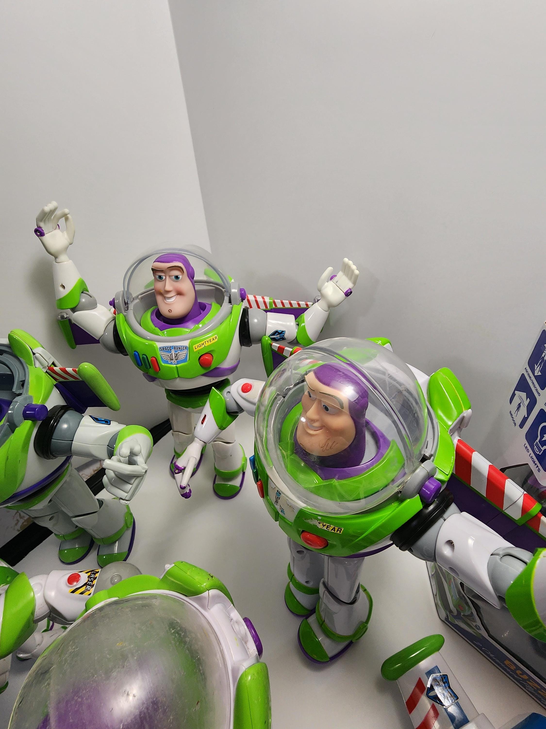 Vaisseau Buzz L'Éclair Toy Story - Jouet D'occasion En Parfait état De Marche