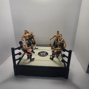 Wwe Action Figures With Wrestling Rings - Wrestling Ring - WWE- Wrestling Action Figures - Wrestlers - Action Figures