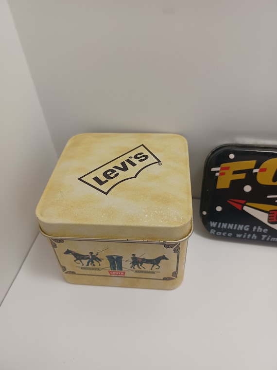 Fossil watch cheap tin collectible