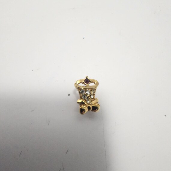 1991 Avon Collectable Gold Toned Earring (only 1) - Avon - Avon Gifts - Avon Jewerly - Gold Toned Earrings - Avon Earrings View 2