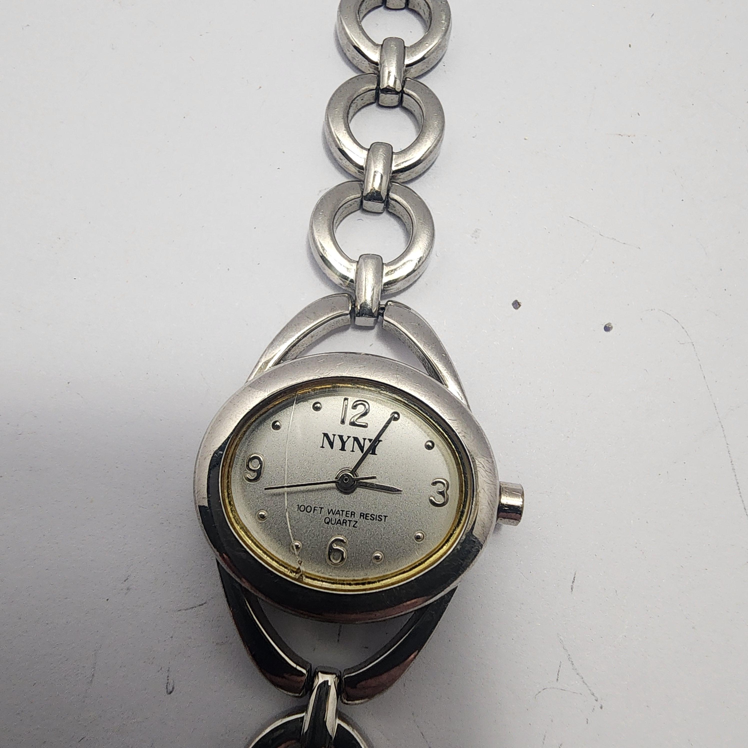 VINTAGE MODERN Unisex Watch Italian design 1990s DROPS Of Milano The Eight Best Italian Watch Brands in 2026 | Teddy Baldassarre main image 4