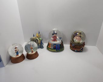 ディズニーヴィランズが光るミュージカル「スノードーム