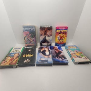 Vhs Vintage 1990s Movies - Cartoons - Titanic - Gargoyles - Rock A Doodle - Vhs - Movies - 1990s - Old Yeller - 8 Mile - Talespin